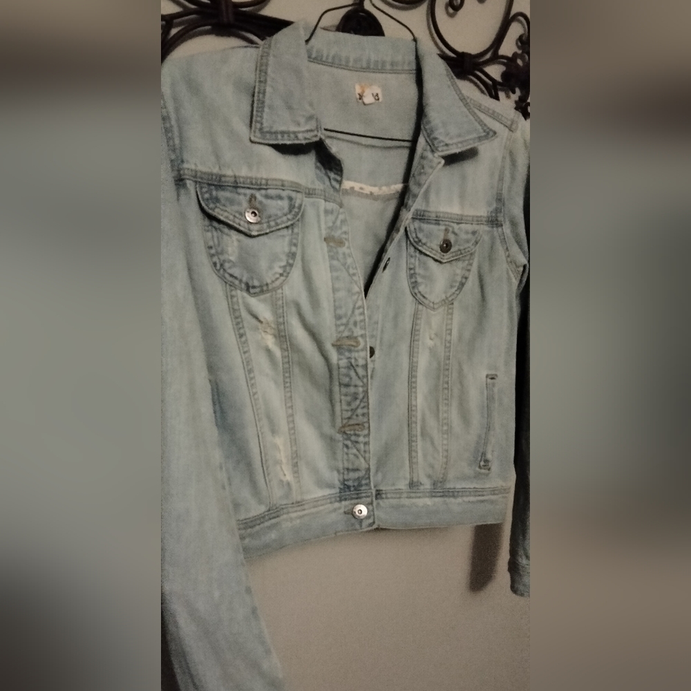 Mudd Light Acid Wash Tattered Denim jacket Juniors large